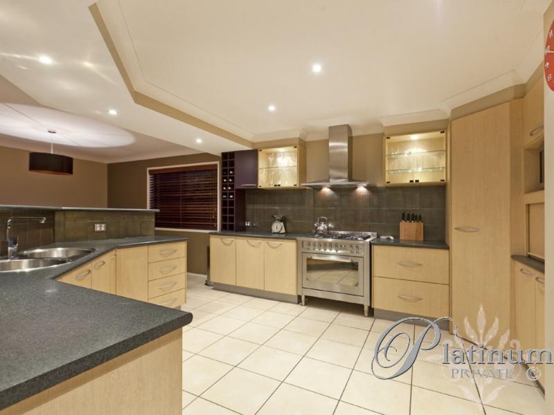 3 Kirra Place, Carindale QLD 4152