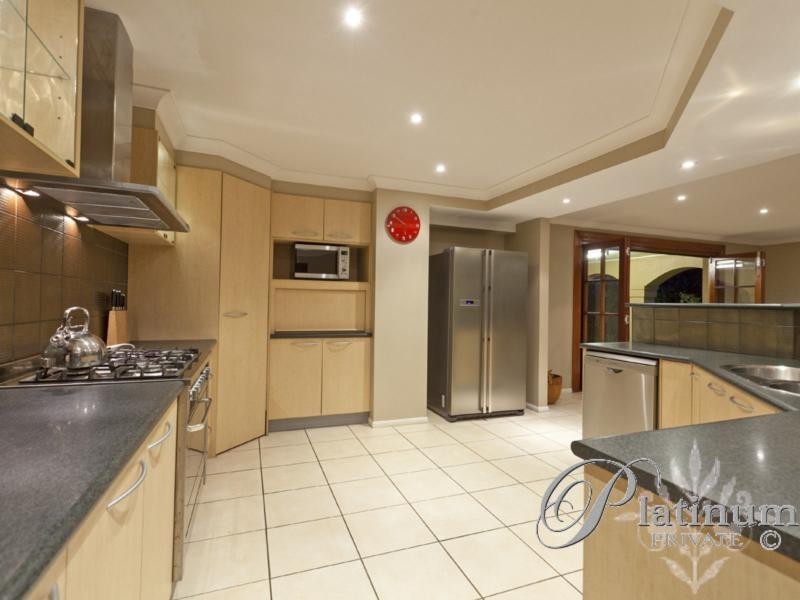 3 Kirra Place, Carindale QLD 4152