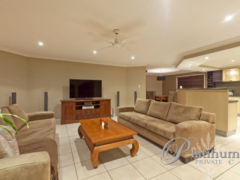 3 Kirra Place, Carindale QLD 4152