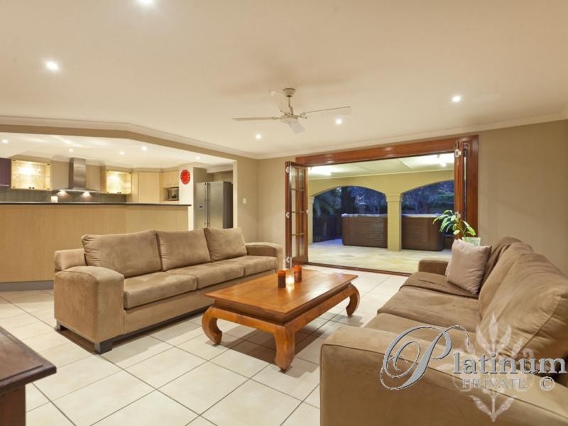 3 Kirra Place, Carindale QLD 4152