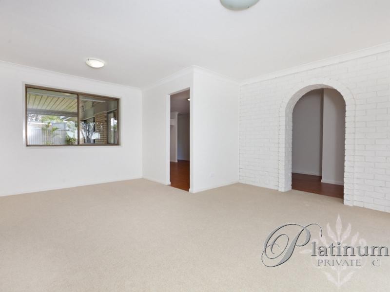 55 Meadowlands Road, Carindale QLD 4152