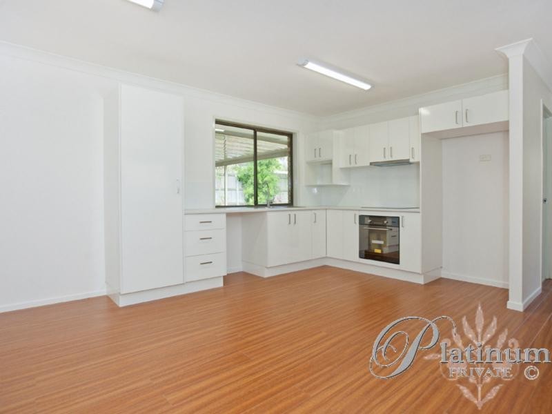 55 Meadowlands Road, Carindale QLD 4152