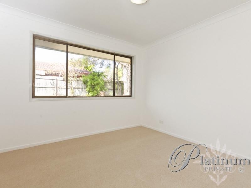 55 Meadowlands Road, Carindale QLD 4152