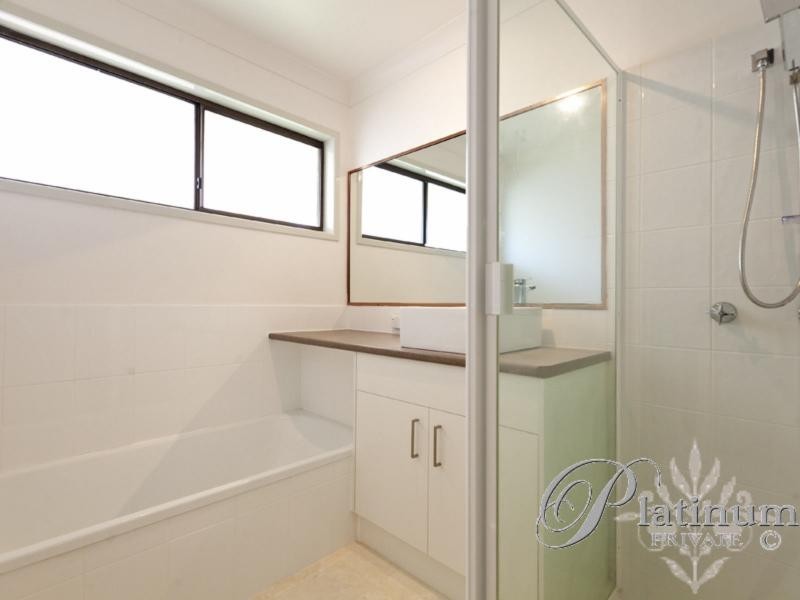 55 Meadowlands Road, Carindale QLD 4152