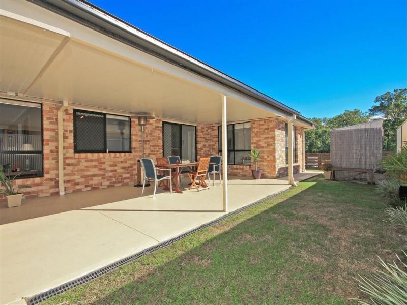 8 Holland Place, Carindale QLD 4152