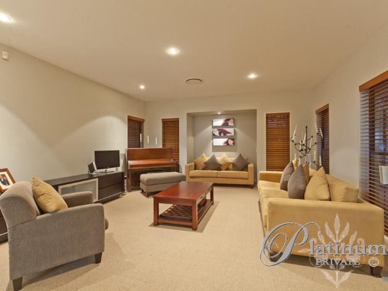 25 Ewer Street, Carindale QLD 4152