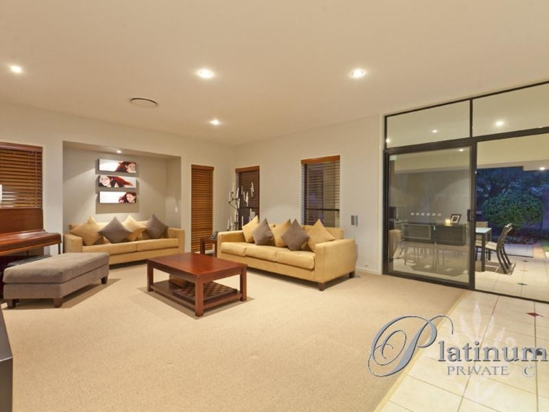 25 Ewer Street, Carindale QLD 4152