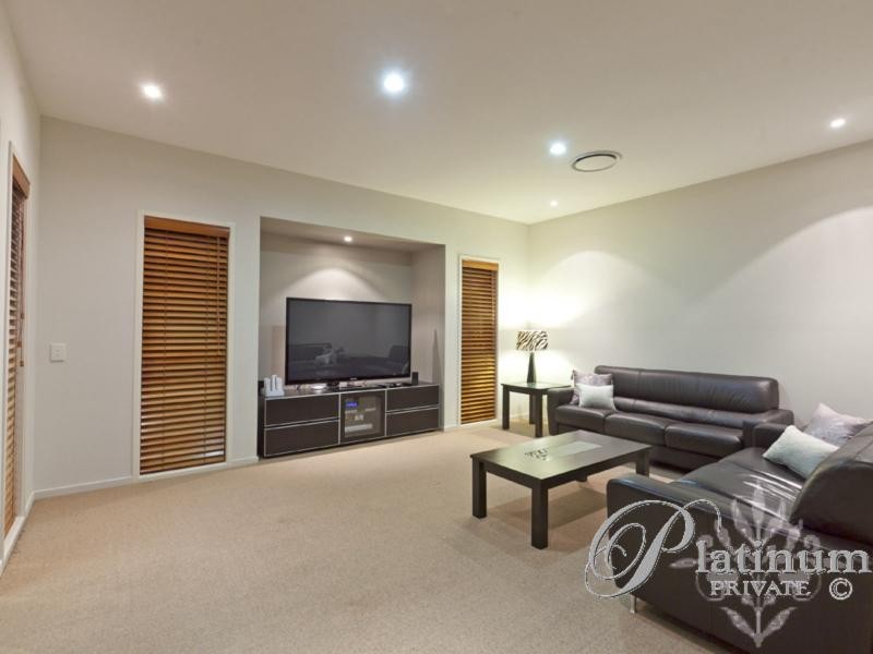 25 Ewer Street, Carindale QLD 4152