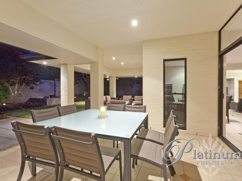 25 Ewer Street, Carindale QLD 4152