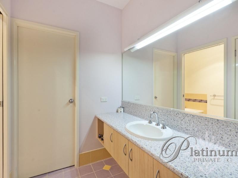 25 Ewer Street, Carindale QLD 4152