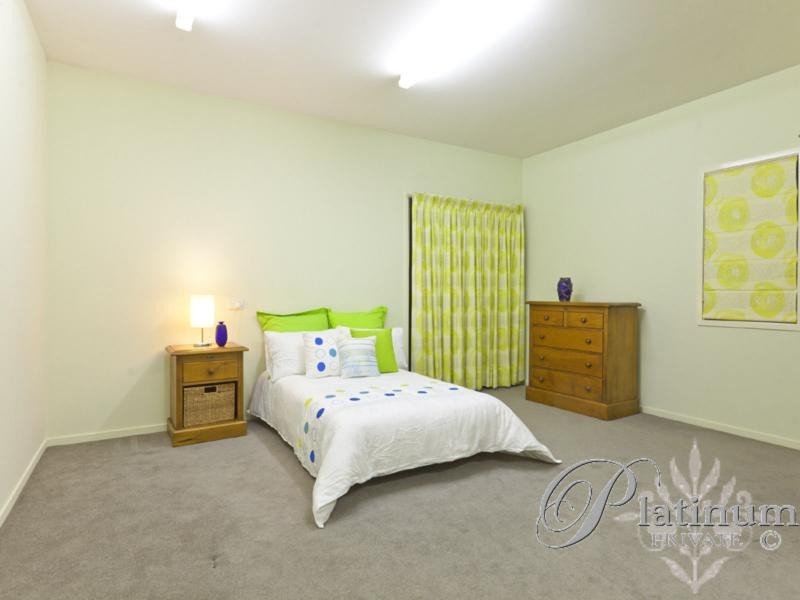 25 Ewer Street, Carindale QLD 4152