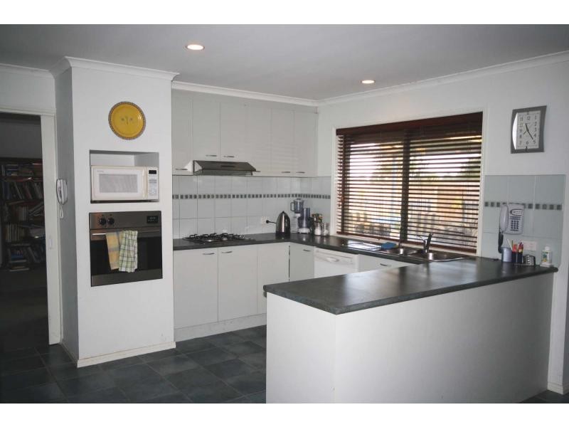 9 Chadacre Place, Mornington VIC 3931