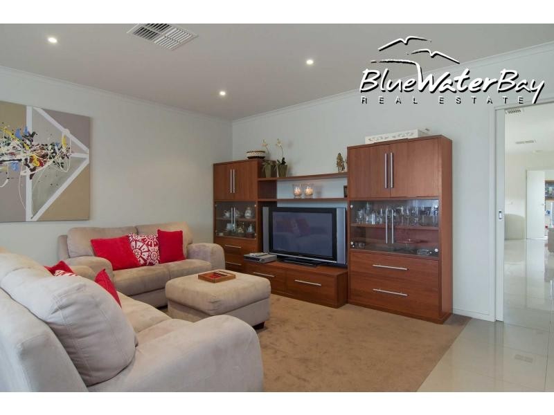 1 Kingston Close, Mornington VIC 3931