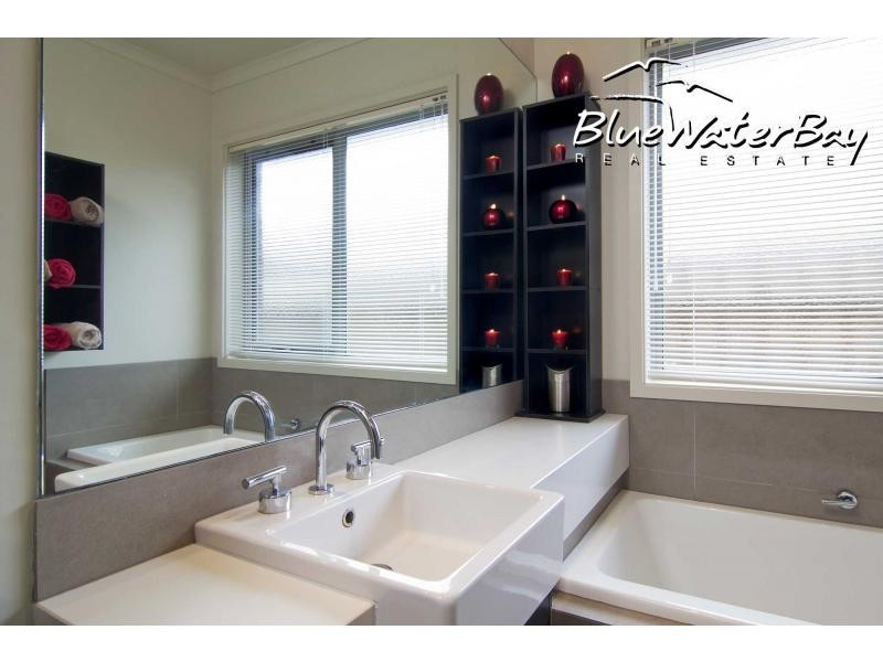 1 Kingston Close, Mornington VIC 3931