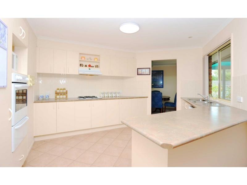 47 Parkside Crescent, Mornington VIC 3931