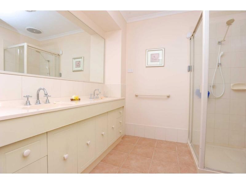 47 Parkside Crescent, Mornington VIC 3931