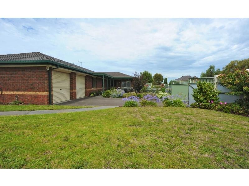47 Parkside Crescent, Mornington VIC 3931