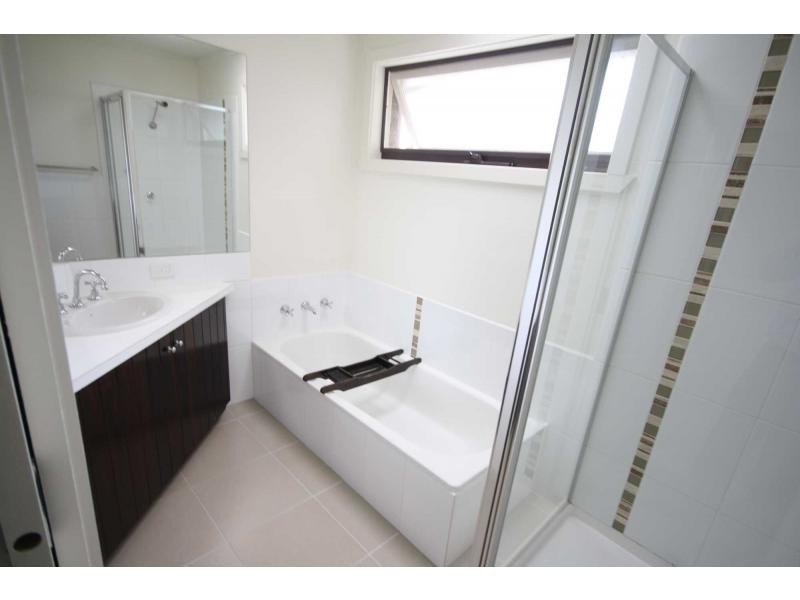 2/263 Dunns Road, Mornington VIC 3931