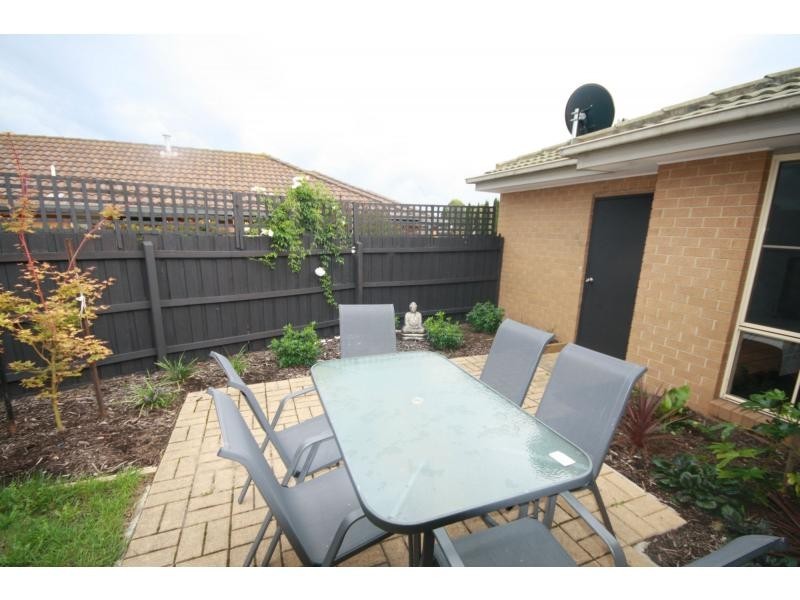 1/8 Moonah Way, Mount Martha VIC 3934