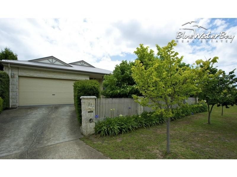 11 Playfield Grove, Mornington VIC 3931