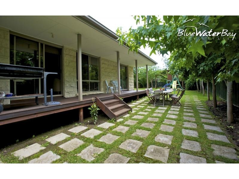 11 Playfield Grove, Mornington VIC 3931