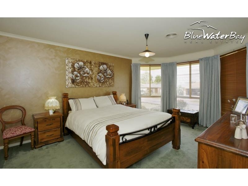 13 Caversham Drive, Mornington VIC 3931