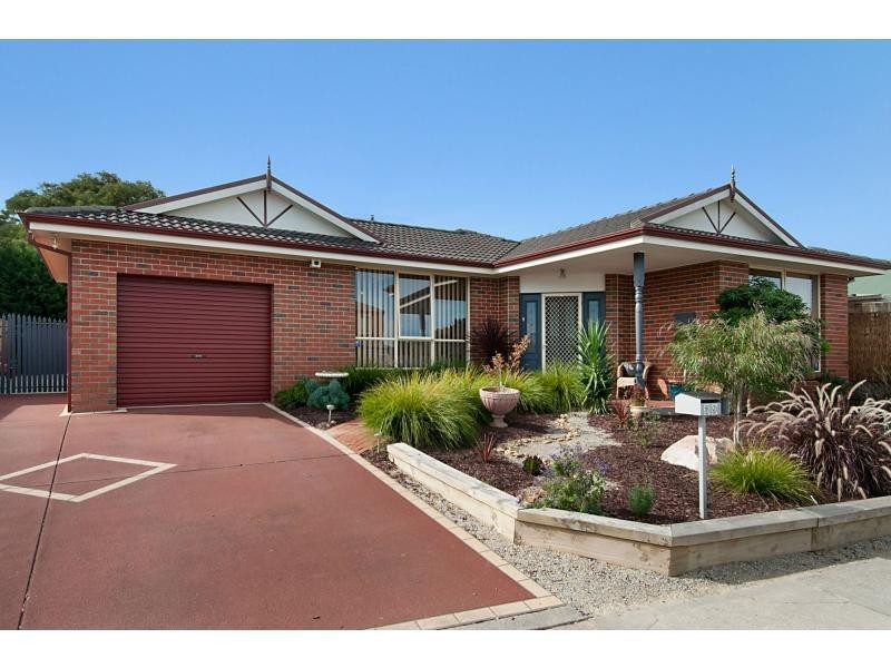 39 Parkside Crescent, Mornington VIC 3931