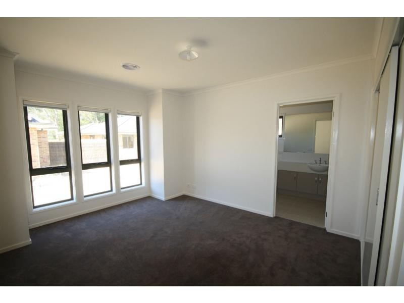 2/125 Harrap Road, Mount Martha VIC 3934