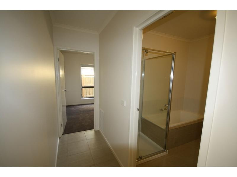 2/125 Harrap Road, Mount Martha VIC 3934