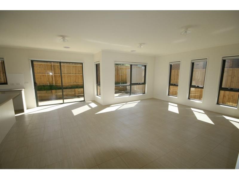 2/125 Harrap Road, Mount Martha VIC 3934