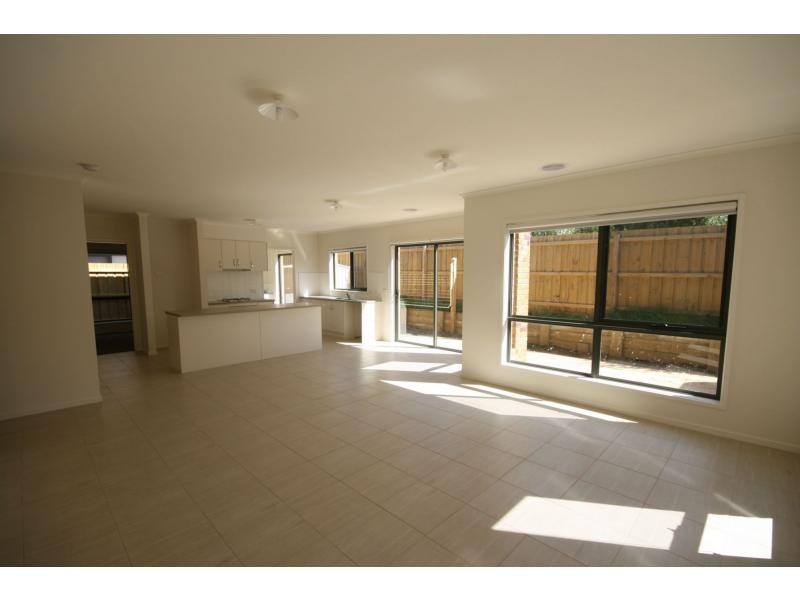 2/125 Harrap Road, Mount Martha VIC 3934