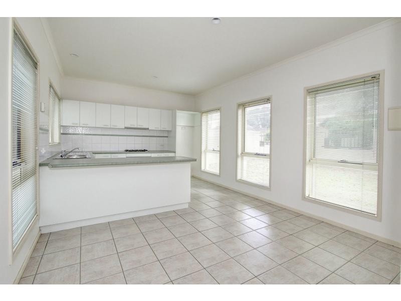 1/42 Shandon Street, Mornington VIC 3931