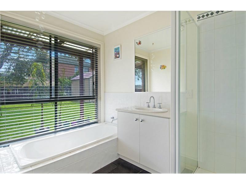 44 Parkside Crescent, Mornington VIC 3931