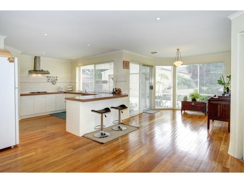 53 Parkside Crescent, Mornington VIC 3931