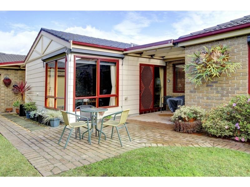 6 Casuarina Close, Mornington VIC 3931