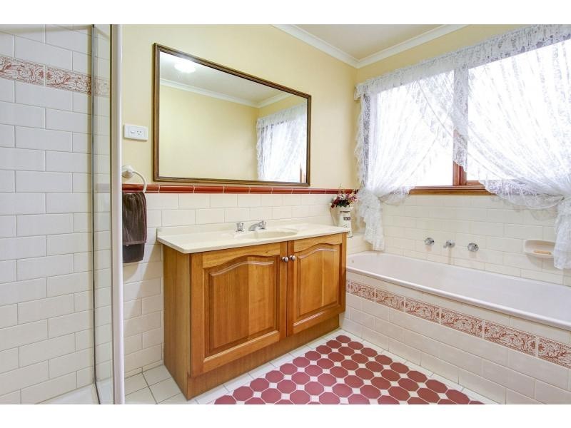 6 Casuarina Close, Mornington VIC 3931