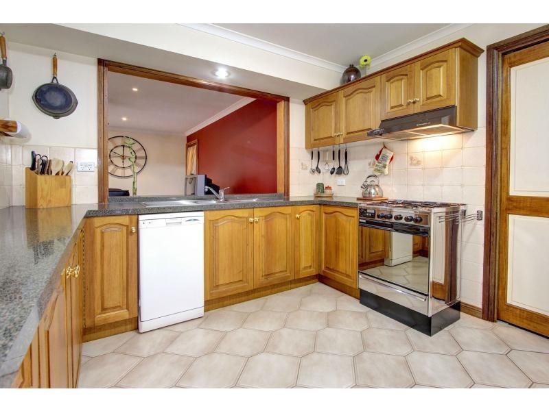 6 Casuarina Close, Mornington VIC 3931