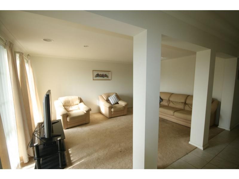 27 Frances Drive, Mount Martha VIC 3934