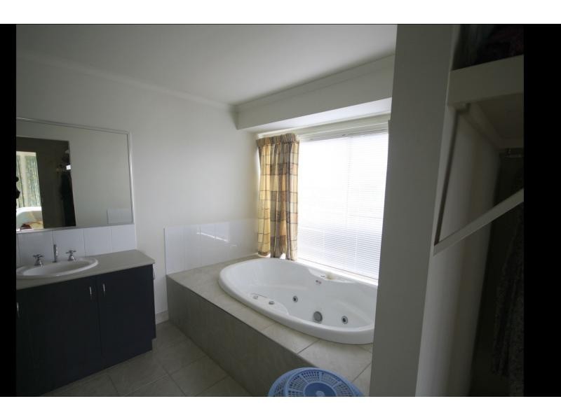 27 Frances Drive, Mount Martha VIC 3934