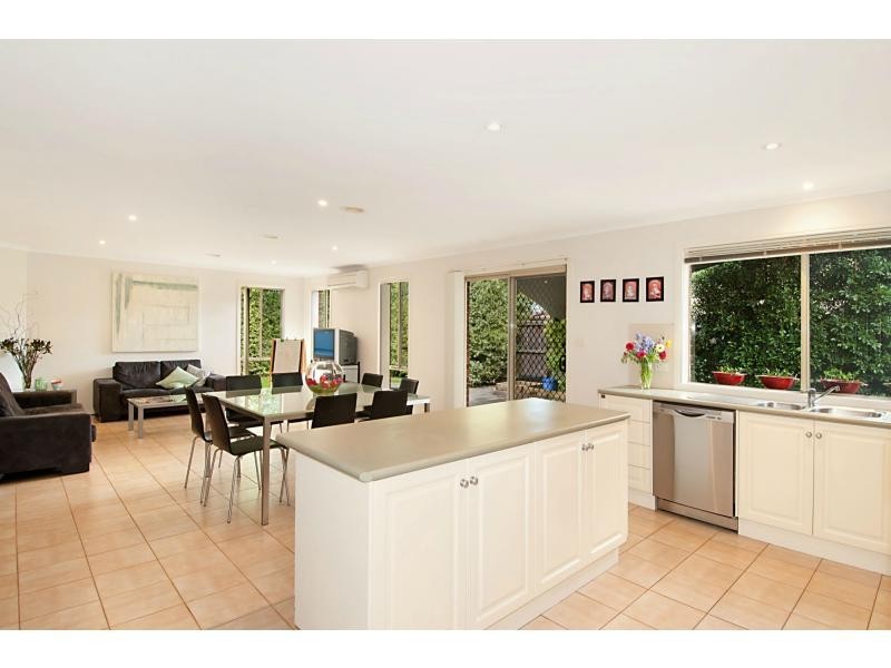 2 Sandhurst Terrace, Mount Martha VIC 3934
