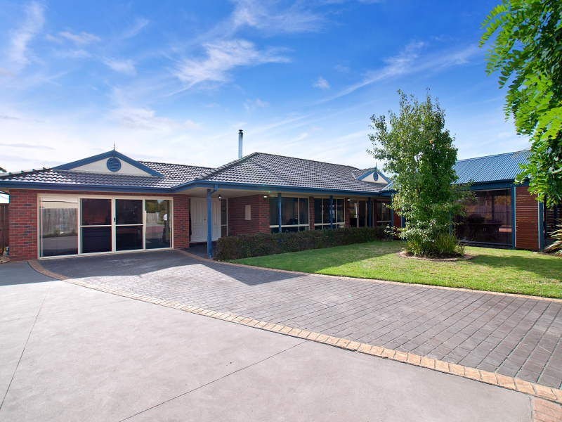 2 Pinot Place, Mount Martha VIC 3934