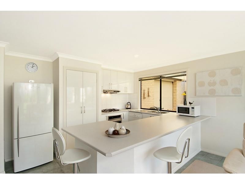 28 Moorhead Avenue, Mornington VIC 3931