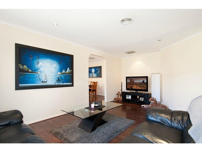 16 Flora Road, Mount Martha VIC 3934