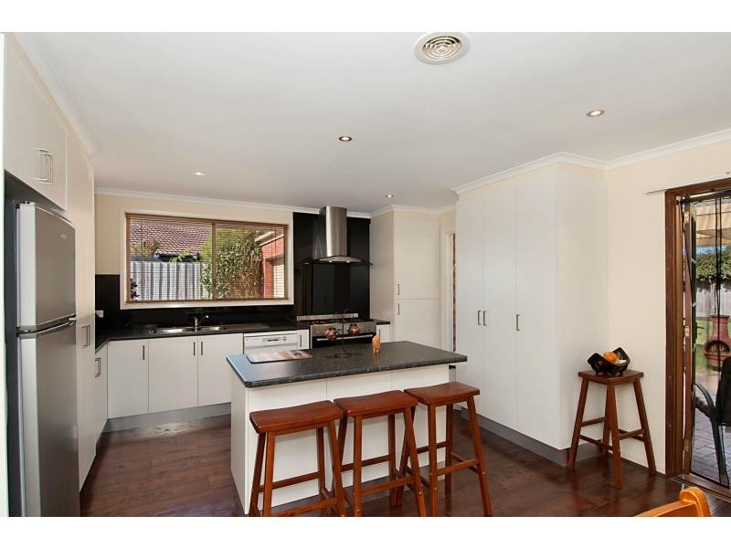 16 Flora Road, Mount Martha VIC 3934