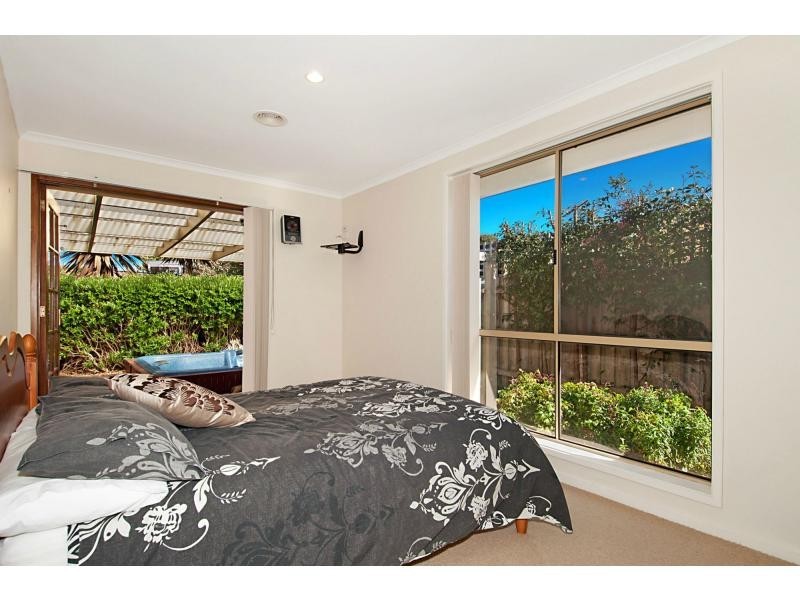 16 Flora Road, Mount Martha VIC 3934