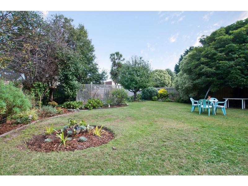 24 Parwan Crescent, Mornington VIC 3931