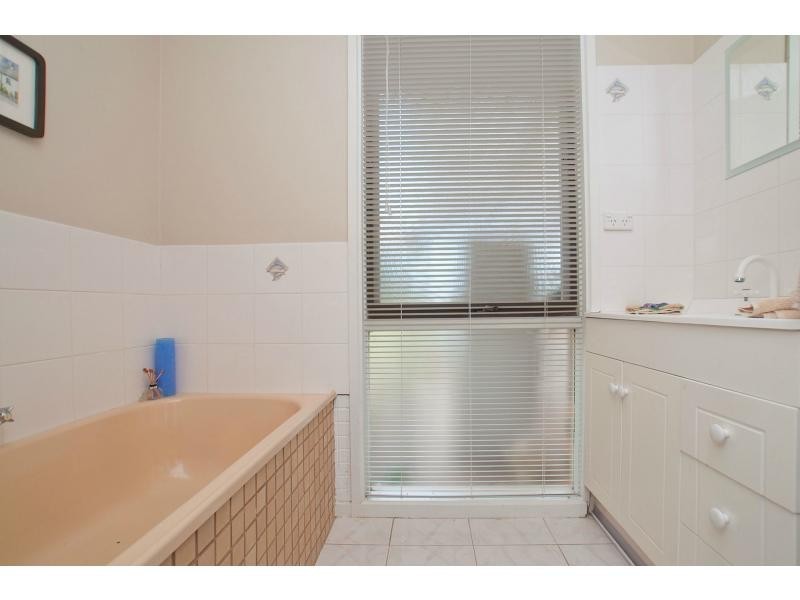 24 Parwan Crescent, Mornington VIC 3931