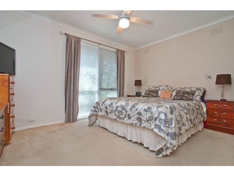 24 Parwan Crescent, Mornington VIC 3931