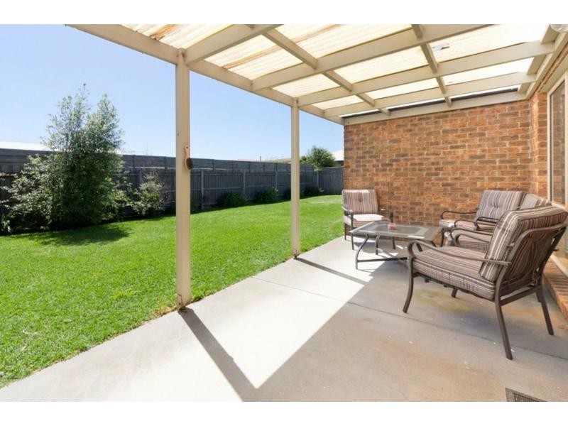 27 Eric Crescent, Mornington VIC 3931