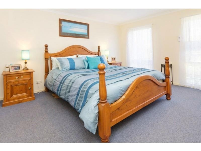 27 Eric Crescent, Mornington VIC 3931